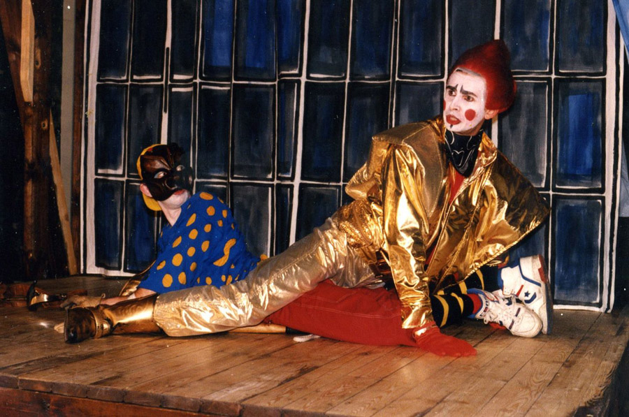 Dorota Brodowska - Teatr - 39 / 73 - Parady 1994 (scenografia Dorota Brodowska, reż. Edward Wojtaszek)